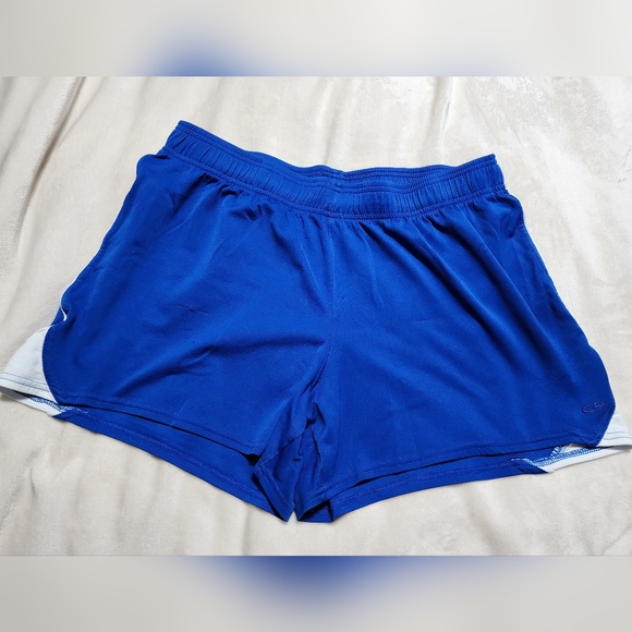 4 Pairs of C9 Champion shorts - Picture 9 of 11